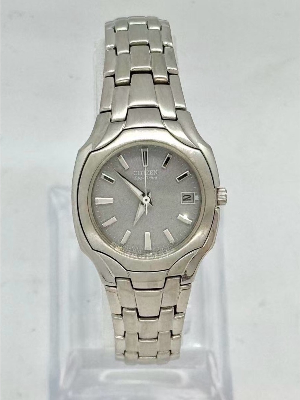 Vintage Citizen Women’s Eco-Drive Quartz Watch Silver Tone Bracelet Date Runs